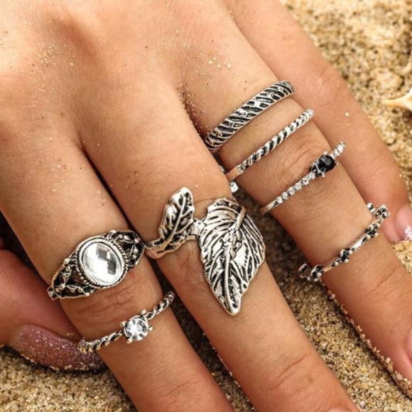 Jewelry - NEW 7pc multi styles ring set